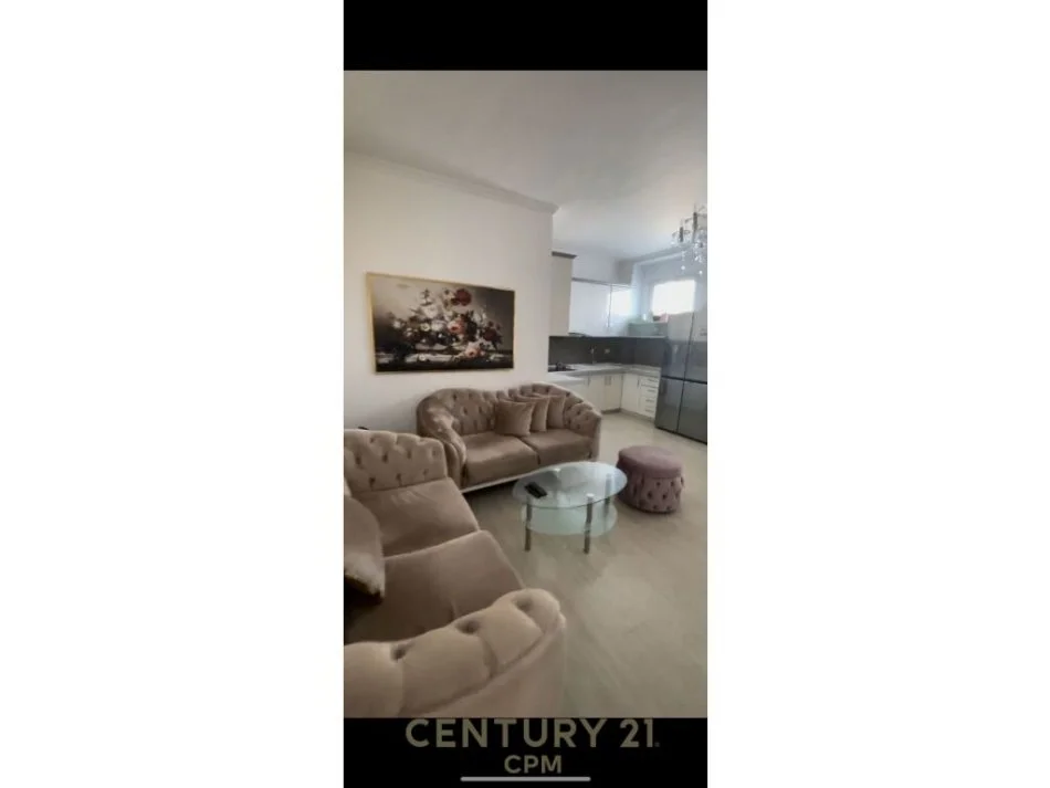 Tirane, shitet apartament 2+1 Kati 9, 85 m² 130.000 € (Stacioni i trenit)