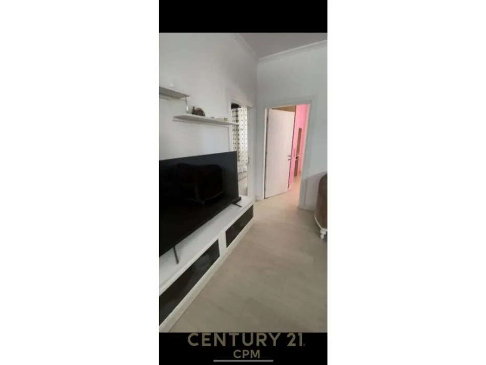 Tirane, shitet apartament 2+1 Kati 9, 85 m² 130.000 € (Stacioni i trenit)