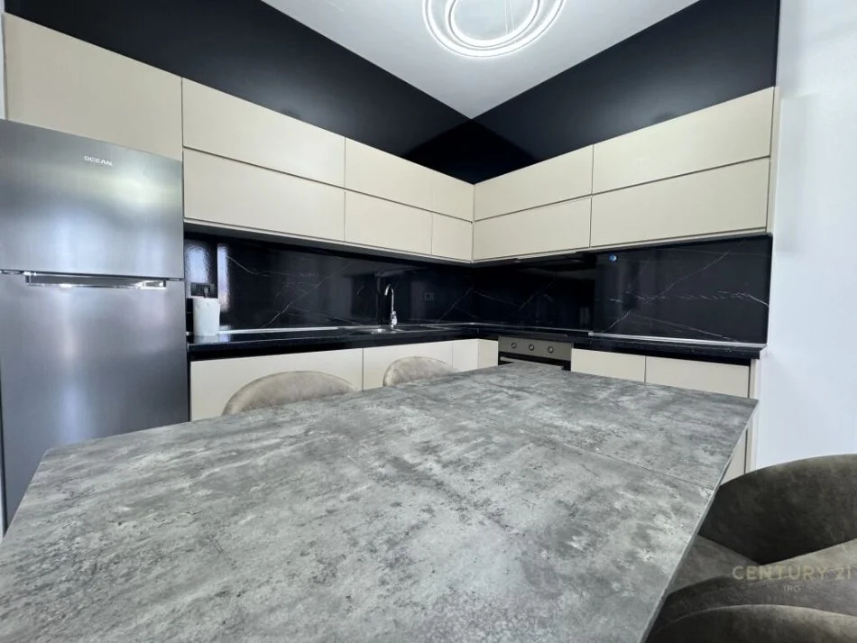 Tirane, shitet apartament 3+1 Kati 4, 143 m² 350.000 € (LIQENI I TIRANES)