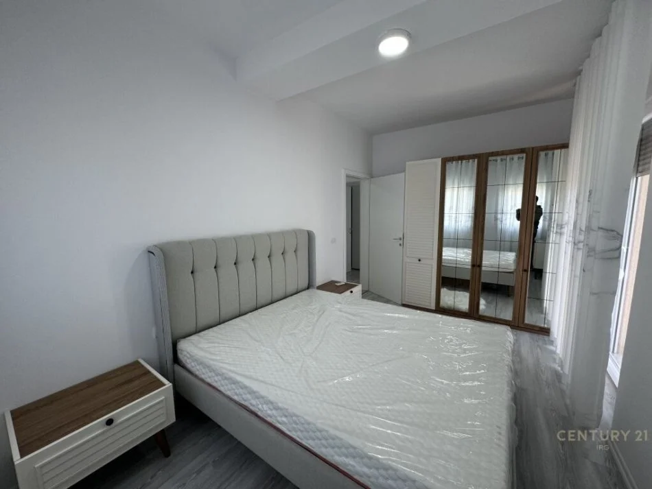 Tirane, shitet apartament 3+1 Kati 4, 143 m² 350.000 € (LIQENI I TIRANES)
