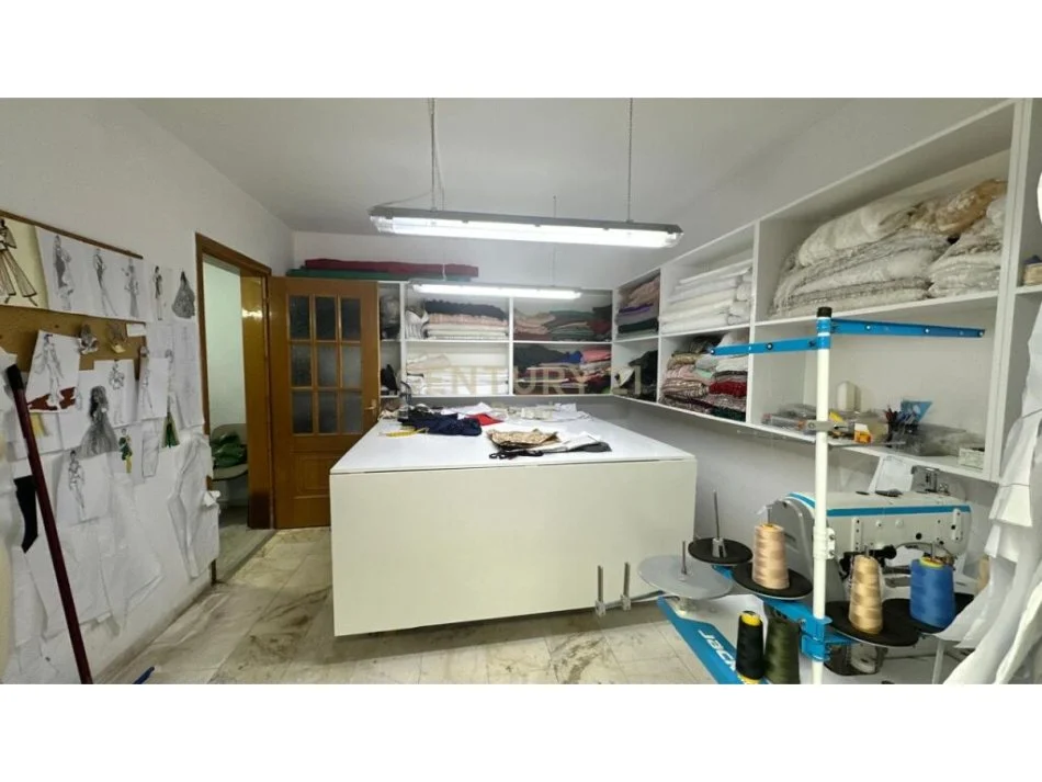 Tirane, jap me qera apartament 2+1 Kati 1, 450 € 