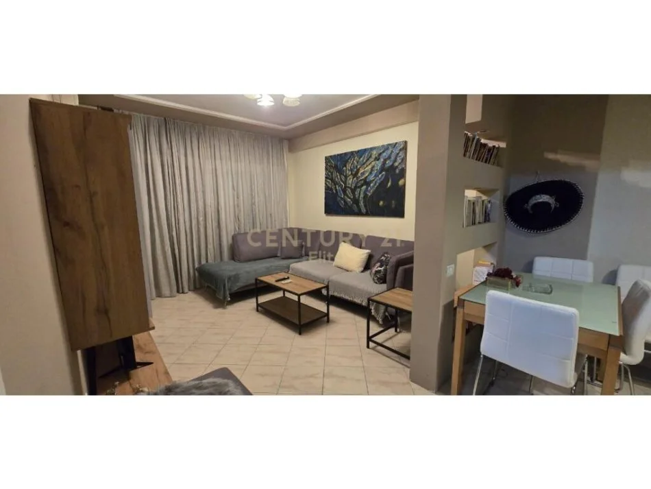 Tirane, jepet me qera 1+1 Kati 4, 67 m² 600 € 