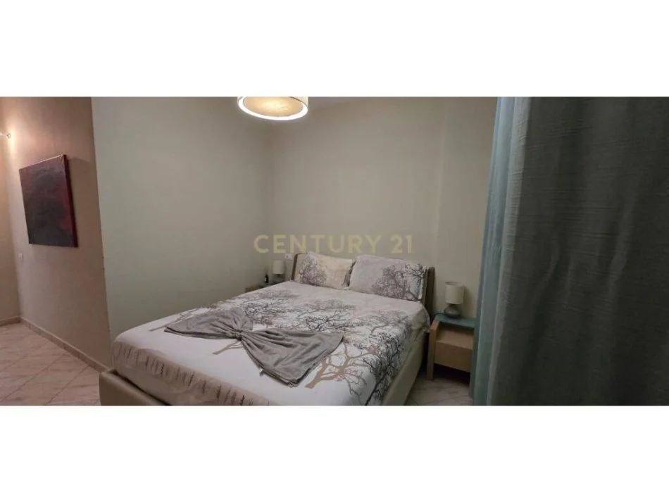 Tirane, jepet me qera 1+1 Kati 4, 67 m² 600 € 