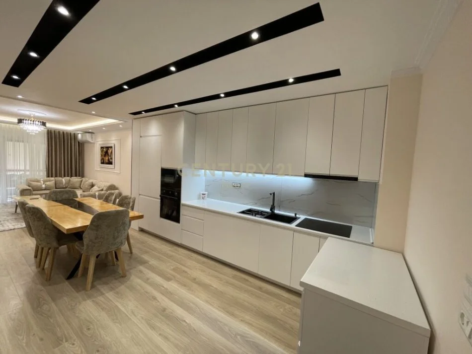 Tirane, jepet me qera apartament 2+1+Ballkon Kati 2, 114 m² 1.200 € 