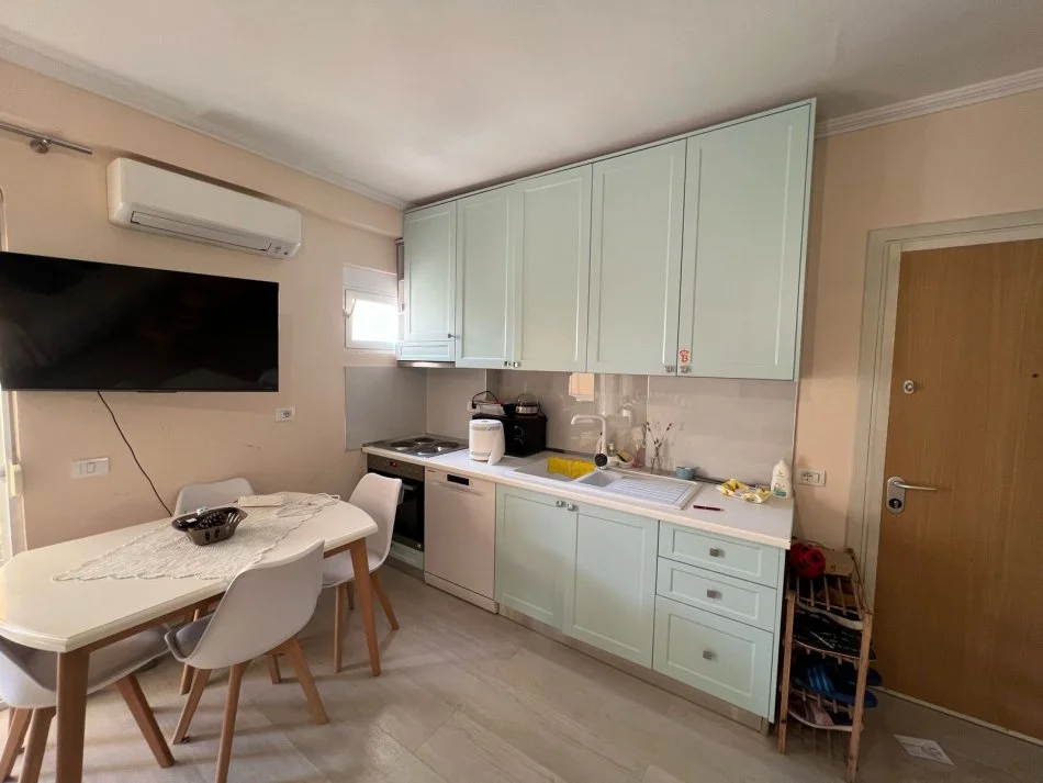 Qerret, shitet apartament 1+1 Kati 3, 62 m² 150.000 € (Qerret)