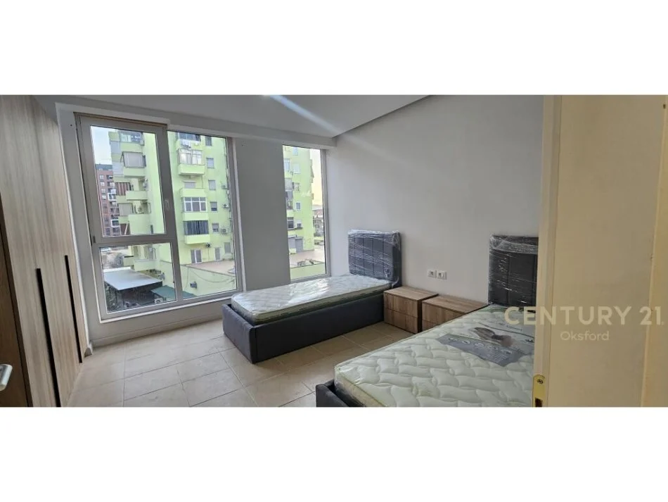 Tirane, jepet me qera apartament 2+1+Aneks+Ballkon Kati 2, 109 m² 650 € (Ish stacioni i trenit)