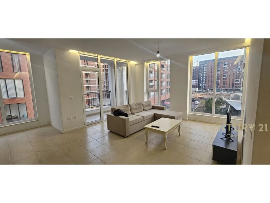 Tirane, jepet me qera apartament 2+1+Aneks+Ballkon Kati 2, 109 m² 650 € (Ish stacioni i trenit)