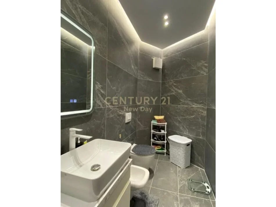 Tirane, shitet apartament 1+1 Kati 3, 97 m² 187.000 € (Kodra e Diellit 2)