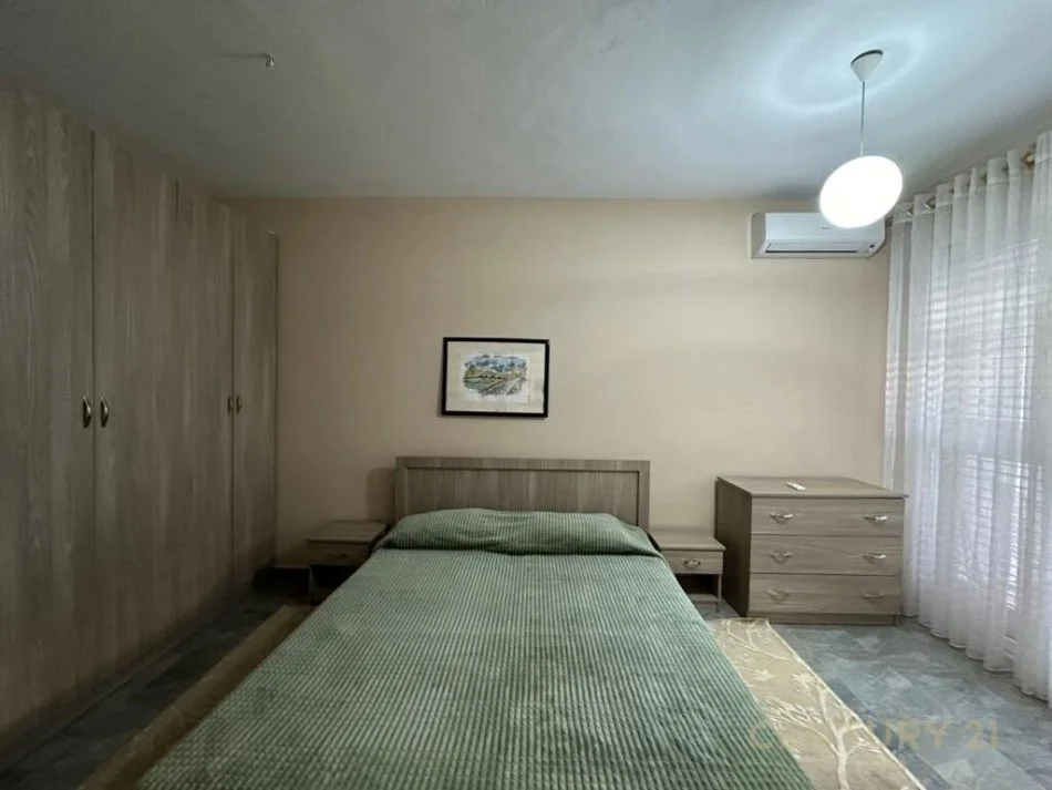 Tirane, jepet me qera apartament 2+1+Ballkon Kati 2, 100 m² 600 € 