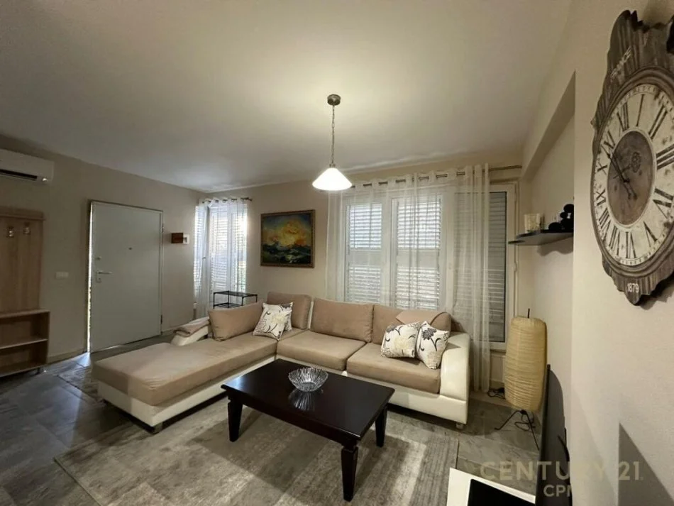 Tirane, jepet me qera apartament 2+1 Kati 2, 100 m² 600 € 