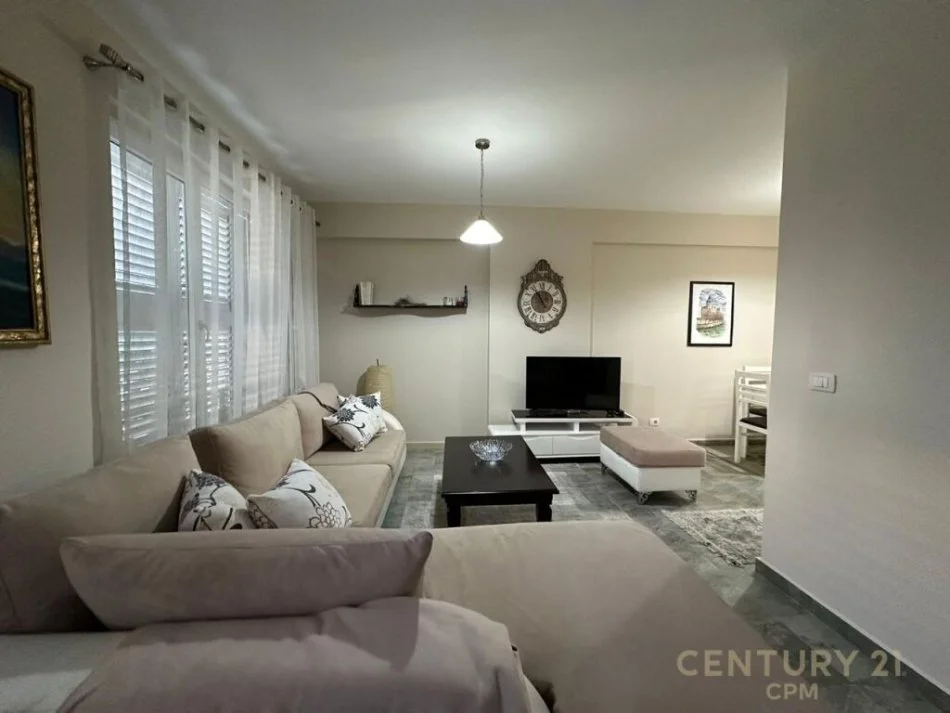 Tirane, jepet me qera apartament 2+1 Kati 2, 100 m² 600 € 