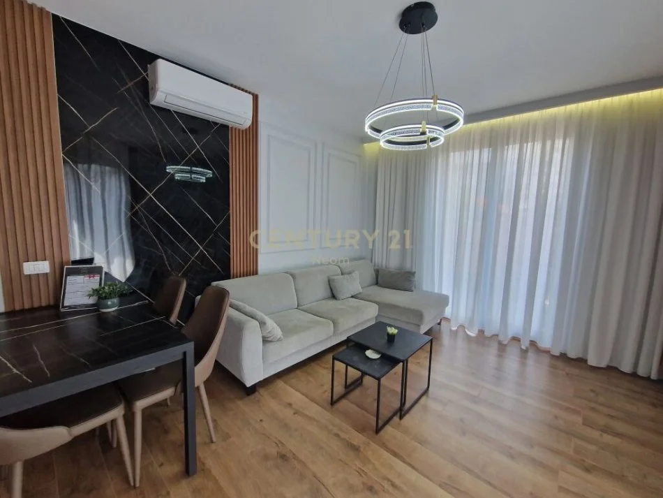 Tirane, shitet apartament 1+1 Kati 1, 88 m² 196.000 € (Pazari te Ri)