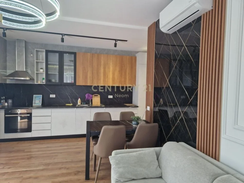 Tirane, shitet apartament 1+1 Kati 1, 88 m² 196.000 € (Pazari te Ri)