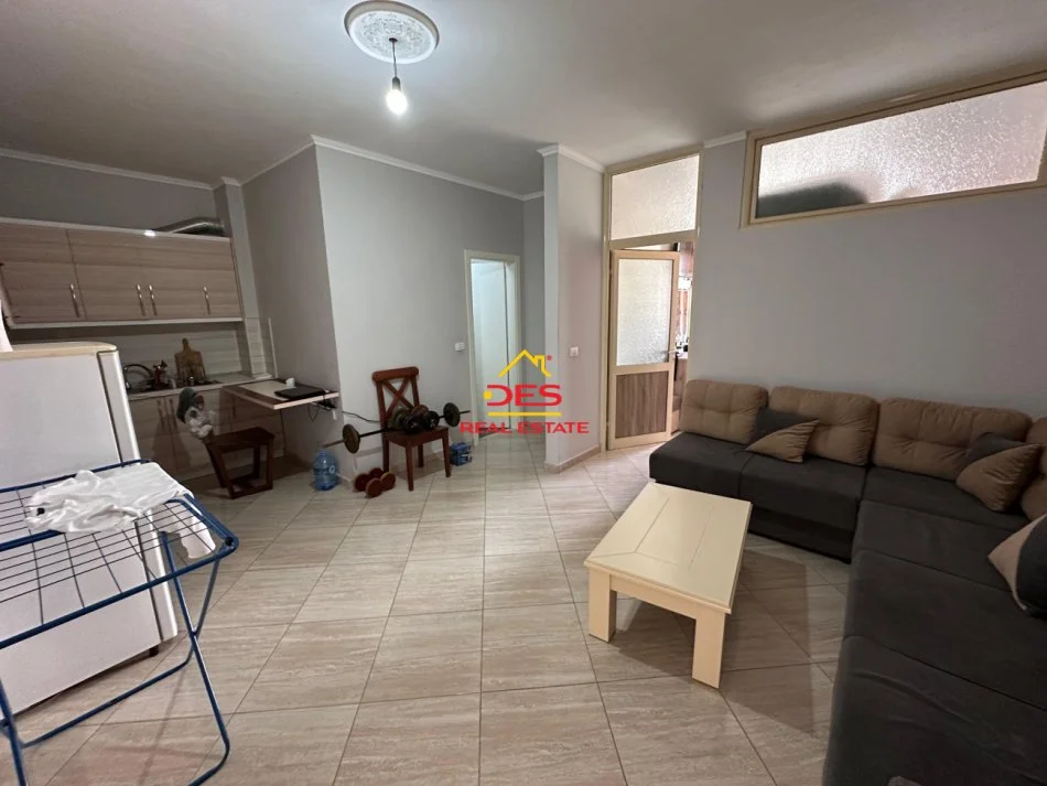 Vlore, shitet apartament 1+1+Ballkon Kati 7, 52 m² 85.000 € (Rruga Murat Tërbaçi)