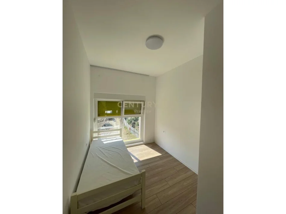 Tirane, jepet me qera apartament 2+1 Kati 4, 85 m² 400 €
