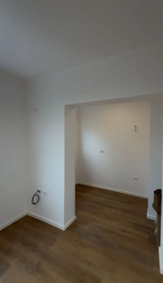 Tirane, shitet apartament 1+1 Kati 4, 50 m² 10.800.000 Leke (Ali Demi)