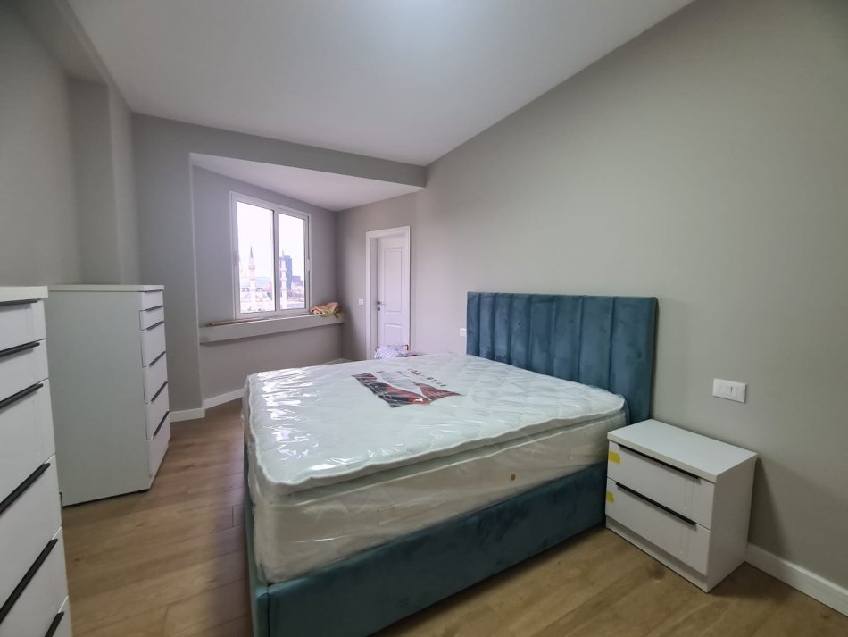 Tirane, jepet me qera apartament 2+1+Ballkon Kati 9, 120 m² 1.000 € (Shkolla e Baletit)