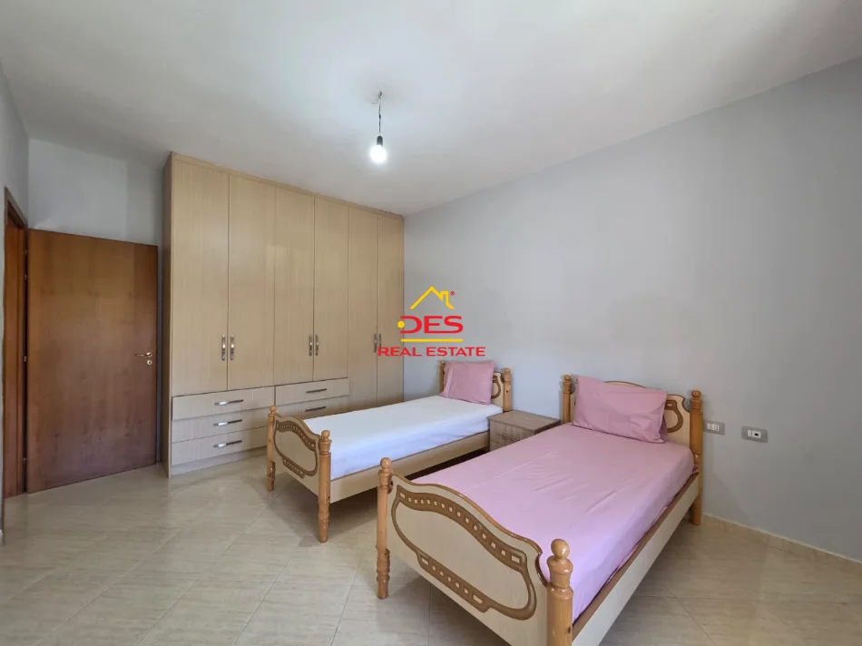 Vlore, jepet me qera apartament 3+1+Ballkon , 120 m² 500 € (Rruga Pelivan Leskaj)