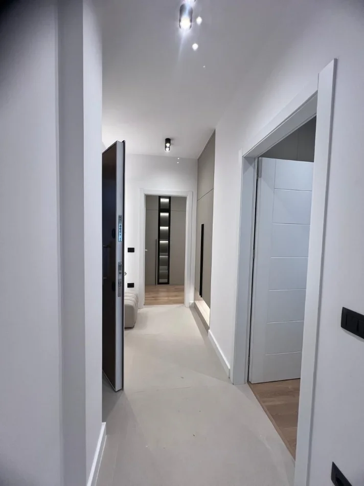 Tirane, jepet me qera apartament 2+1 Kati 1, 87 m² 1.000 € (xhanfize keko)