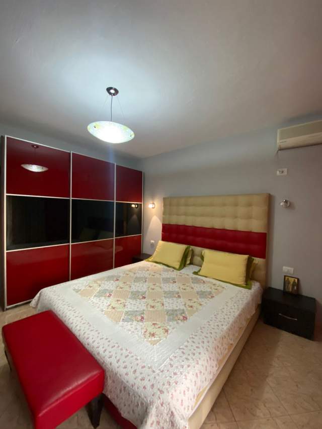 Tirane, jepet me qera apartament 2+1+BLK Kati 6, 120 m² 600 Euro (Komuna Parisit)