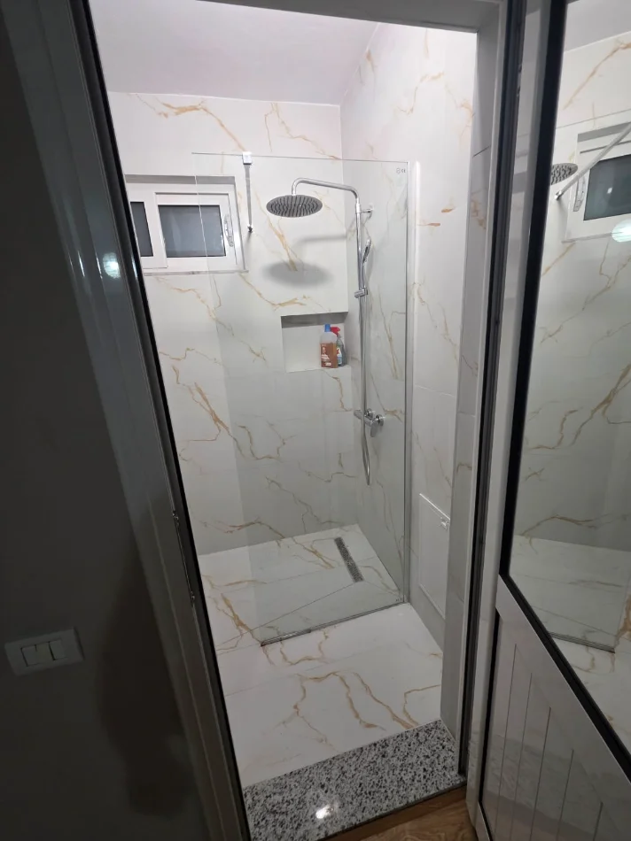 Tirane, jepet me qera apartament 2+1+Ballkon Kati 3, 75 m² 600 € (5 MAJI)
