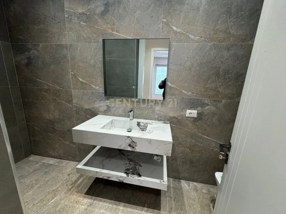 Tirane, shes apartament 2+1 Kati 2, 107 m² 255.000 € 