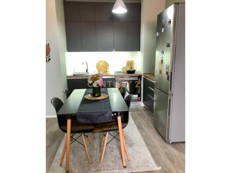 Tirane, shitet apartament 2+1 Kati 4, 84 m² 128.000 € (Ali Demi)