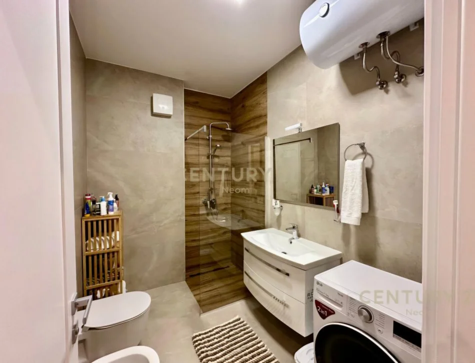 Tirane, shitet 3+1 Kati 2, 125 m² 320.000 € (Liqeni I Thate)