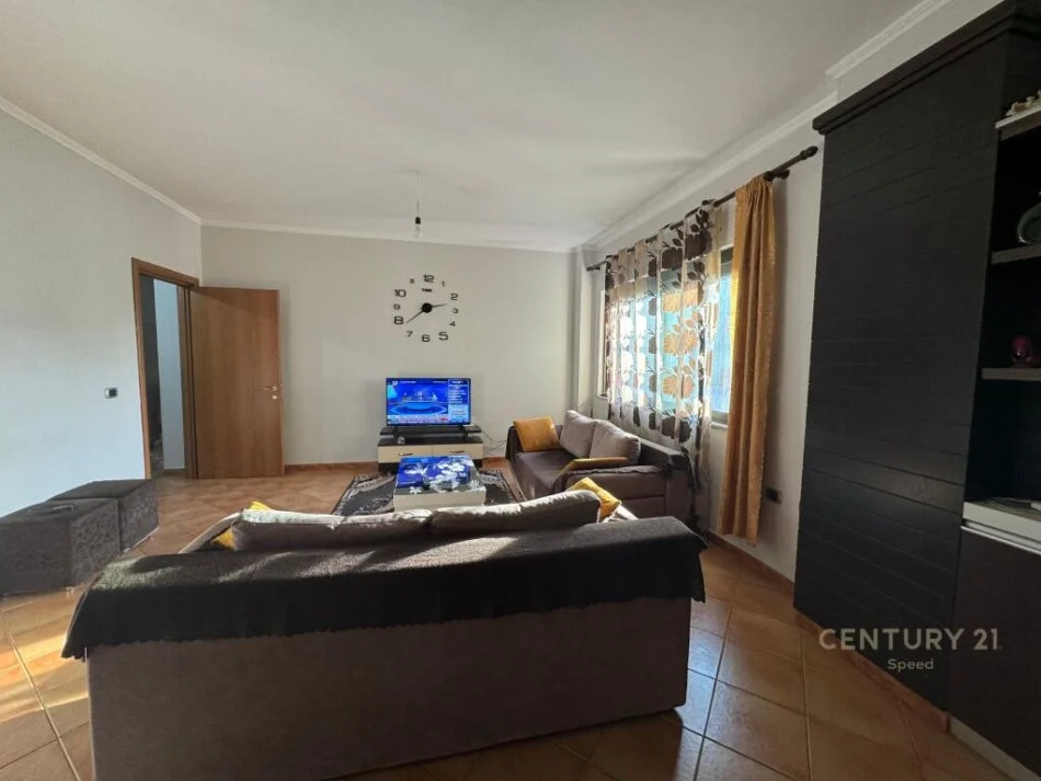 Tirane, shitet apartament 2+1 Kati 6, 100 m² 125.000 € (Rruga 5 Maj)