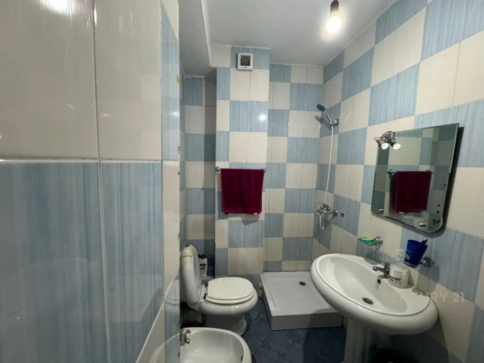 Tirane, shitet apartament 2+1 Kati 6, 100 m² 125.000 € (Rruga 5 Maj)