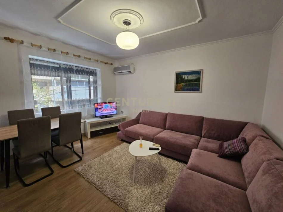 Tirane, jepet me qera apartament 1+1 Kati 2, 60 m² 650 € (MYSLYM SHYRI)