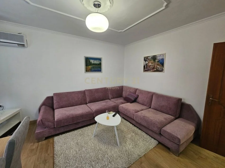 Tirane, jepet me qera apartament 1+1 Kati 2, 60 m² 650 € (MYSLYM SHYRI)