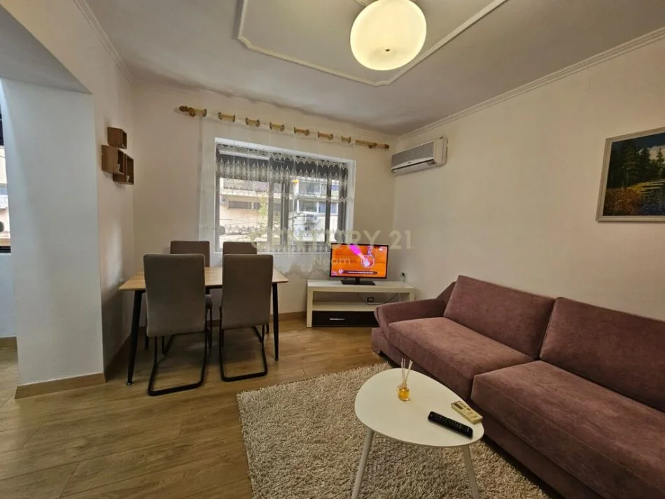 Tirane, jepet me qera apartament 1+1 Kati 2, 60 m² 650 € (MYSLYM SHYRI)
