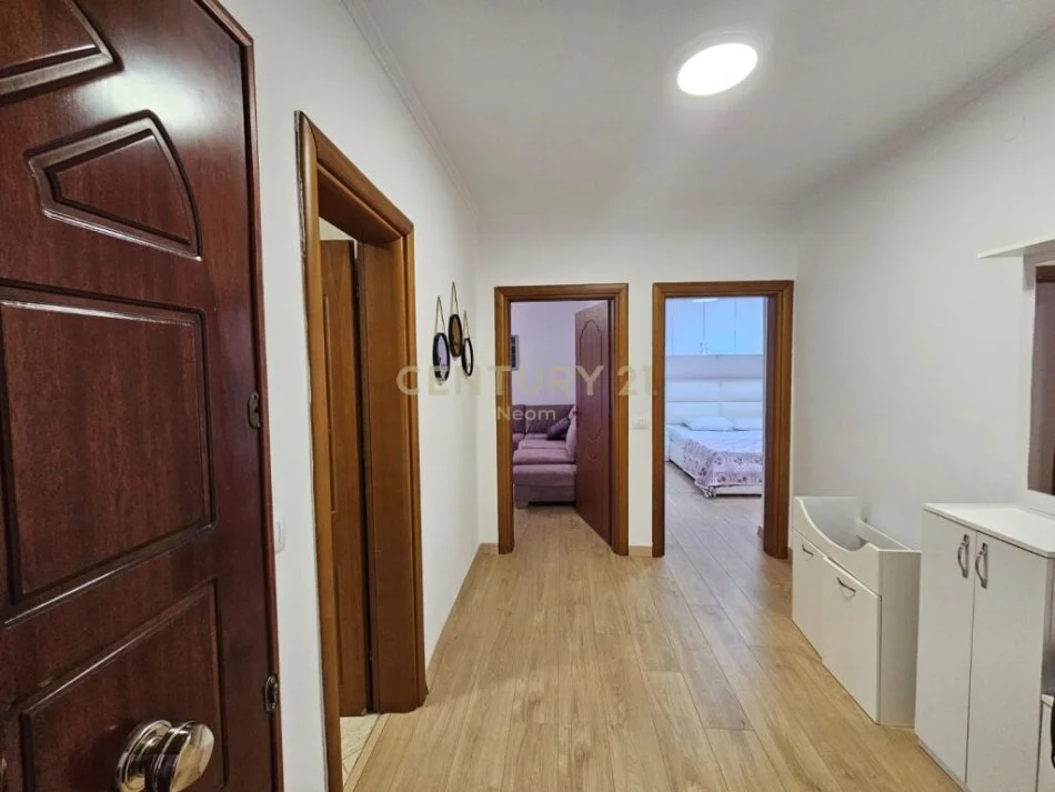 Tirane, jepet me qera apartament 1+1 Kati 2, 60 m² 650 € (MYSLYM SHYRI)