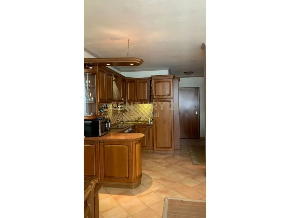 Tirane, jepet me qera apartament 1+1 Kati 7, 60 m² 600 € 