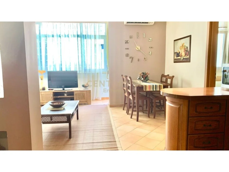 Tirane, jepet me qera apartament 1+1 Kati 7, 60 m² 600 € 