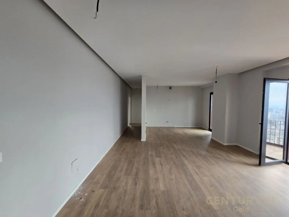 Tirane, jepet me qera zyre Kati 17, 160 m² 1.900 € (rruga e kavajes)