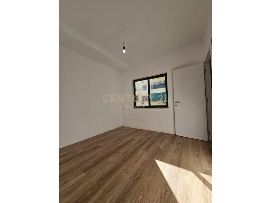 Tirane, shes apartament 1+1 Kati 2, 47 m² 112.000 € 