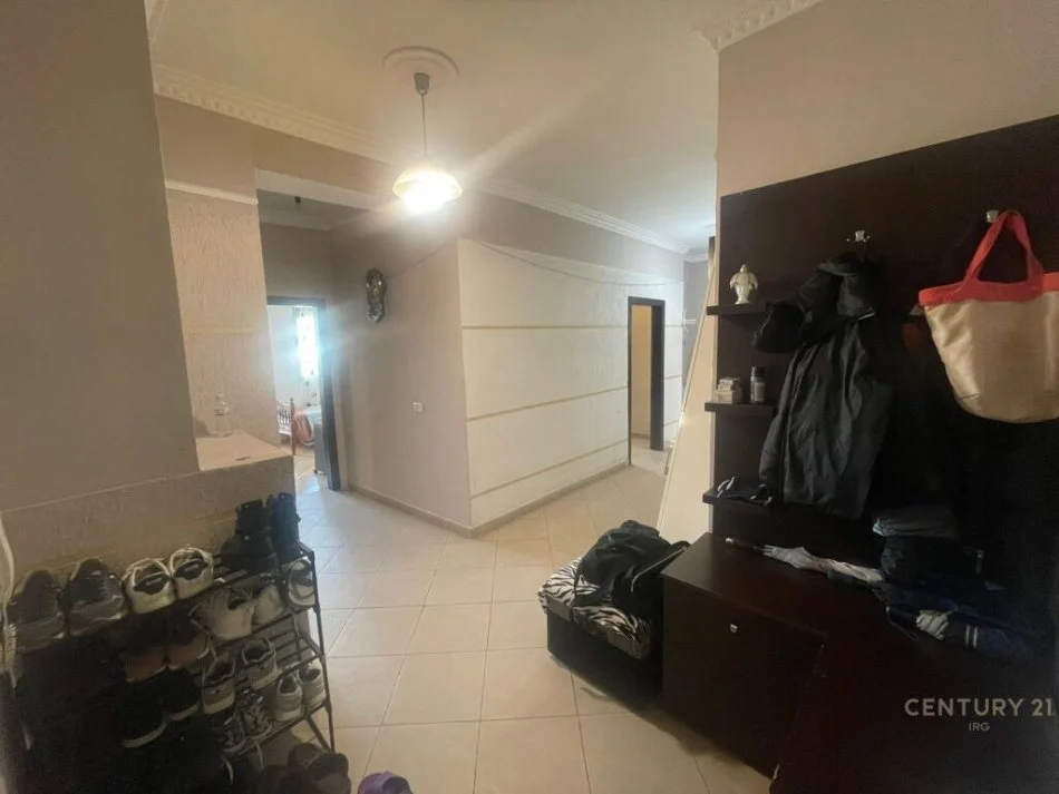Tirane, shes apartament 3+1 Kati 3, 121 m² 128.000 € 