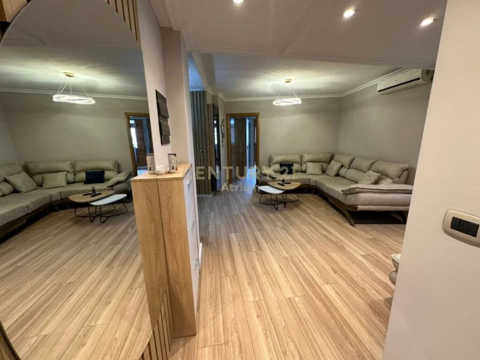 Tirane, shitet apartament 2+1+Ballkon Kati 9, 112 m² 235.000 € (myslym shyri)