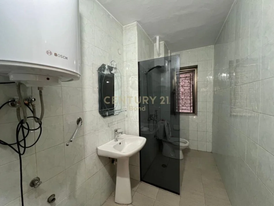 Tirane, jepet me qera apartament 3+1+Aneks Kati 2, 80 m² 600 € 