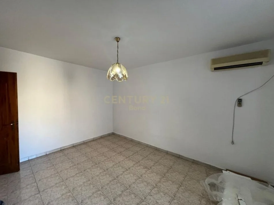 Tirane, jepet me qera apartament 3+1+Aneks Kati 2, 80 m² 600 € 