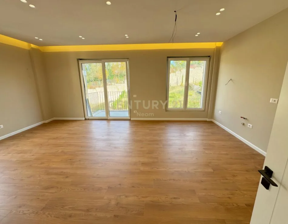 Tirane, shitet apartament 2+1 Kati 3, 107 m² 255.000 € (Qendra Tregtare TEG)