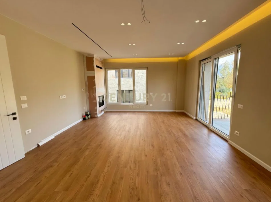 Tirane, shitet apartament 2+1 Kati 3, 107 m² 255.000 € (Qendra Tregtare TEG)
