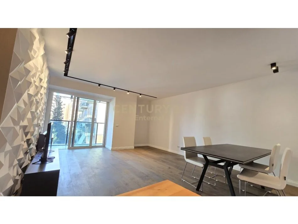 Tirane, jepet me qera apartament 2+1 , 128 m² 1.800 € 