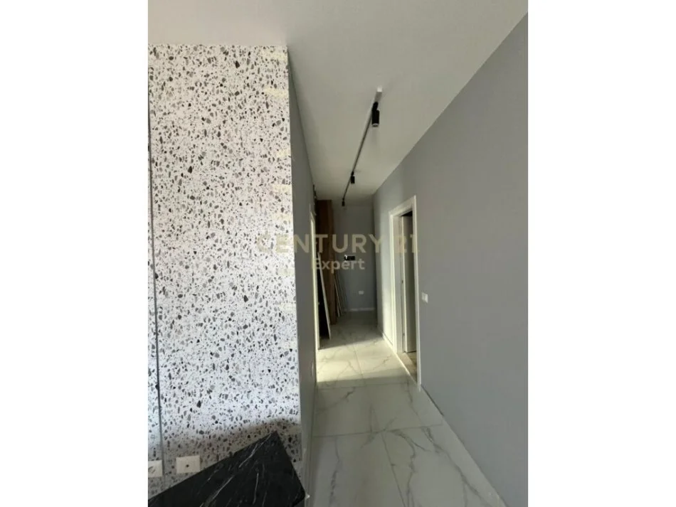 Tirane, jepet me qera apartament Kati 1, 98 m² 800 € 