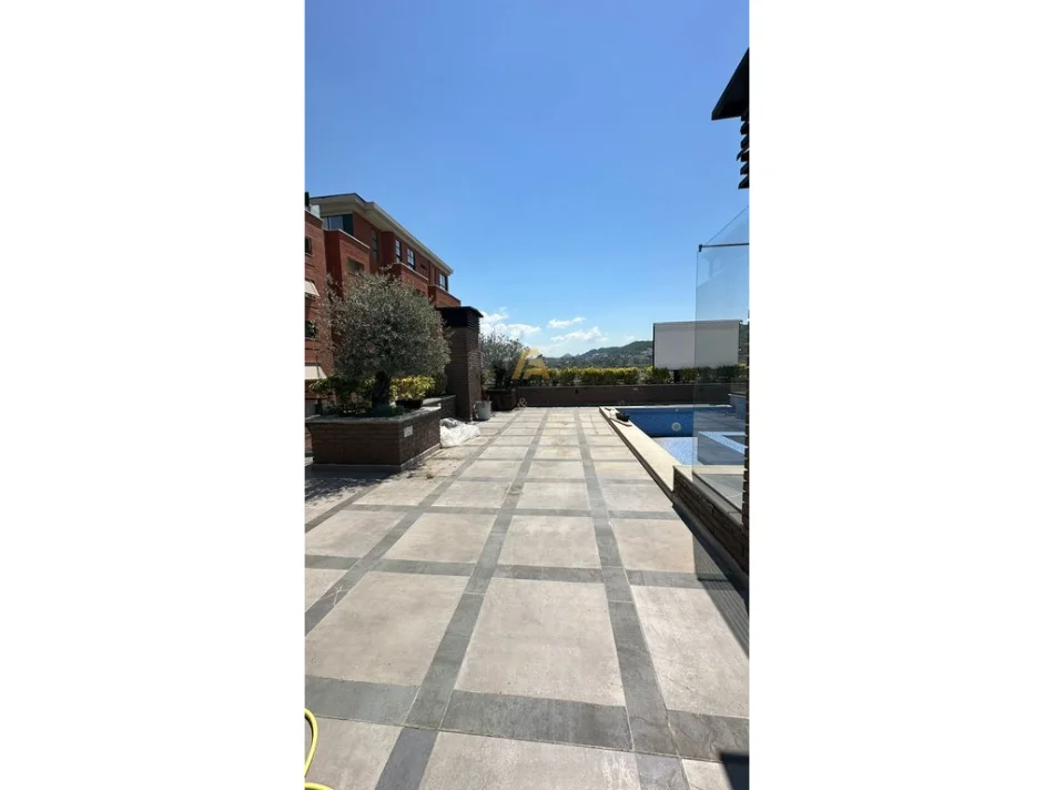 Tirane, jepet me qera apartament+verande | Penthouse Kati 9, 1.000 m² 10.000 € (Perballe Spitalit American 3)