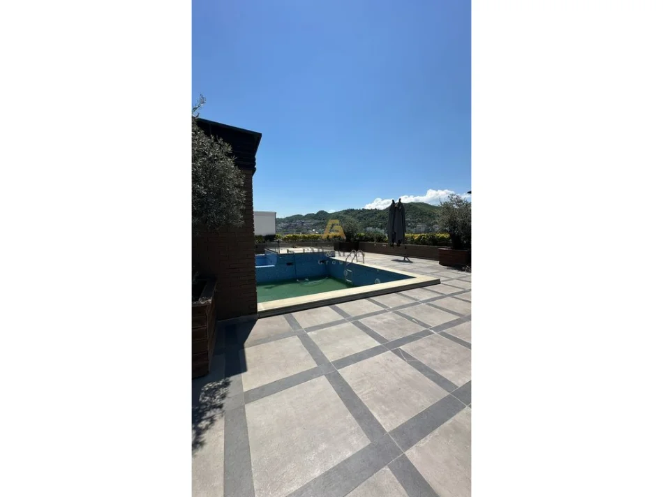 Tirane, jepet me qera apartament+verande | Penthouse Kati 9, 1.000 m² 10.000 € (Perballe Spitalit American 3)