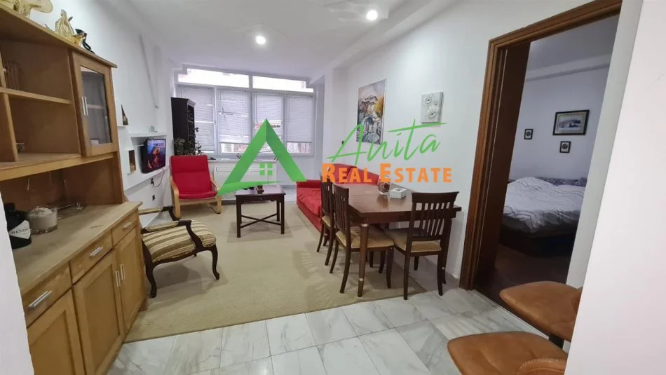Tirane, jepet me qera apartament 1+1 Kati 2, 65 m² 600 € (Blloku)