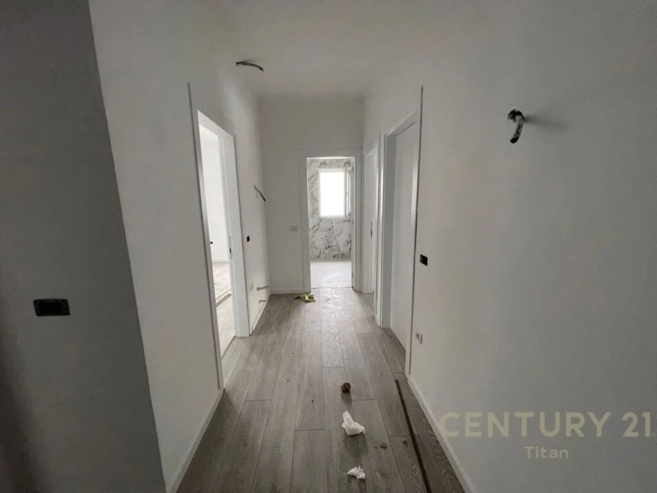 Tirane, shitet apartament 2+1+Ballkon Kati 7, 113 m² 214.000 € 